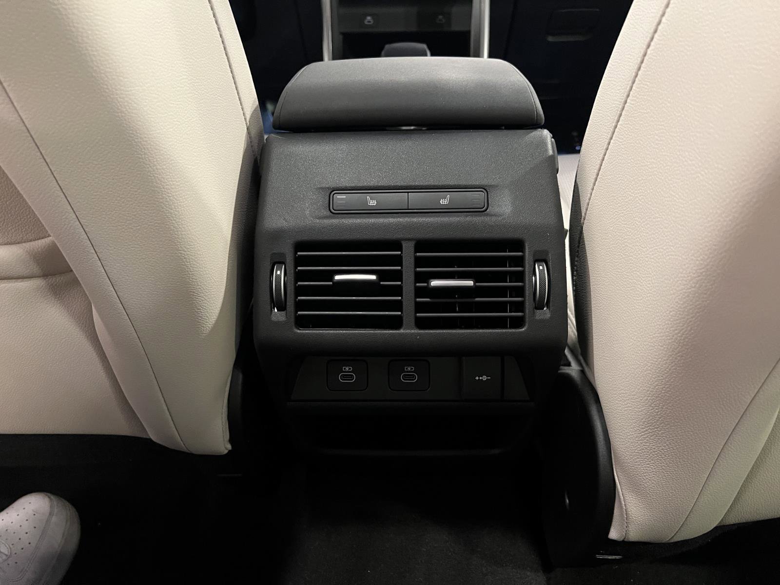 Used 2025 Land Rover Discovery Sport S image 27