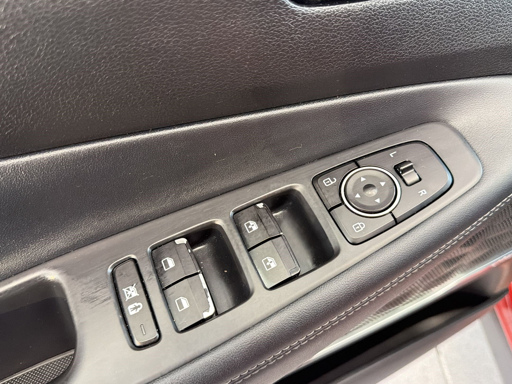 Used 2019 Hyundai Santa Fe Limited FWD image 14