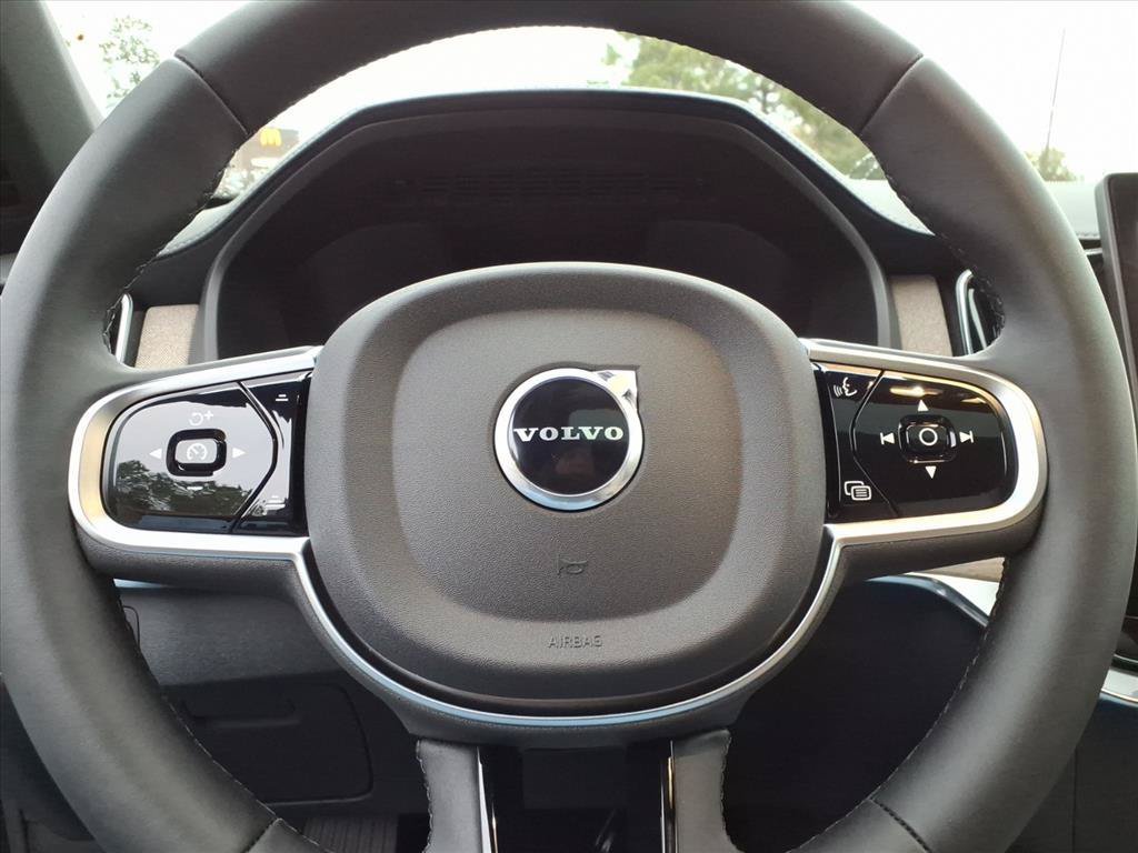 New 2026 Volvo XC90 B6 Plus w/ Protection Package Premier AWD/4WD image 24