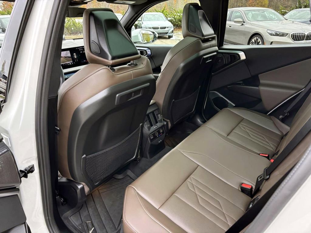 Certified 2025 BMW X3 xDrive30i w/ M Sport Package image 27