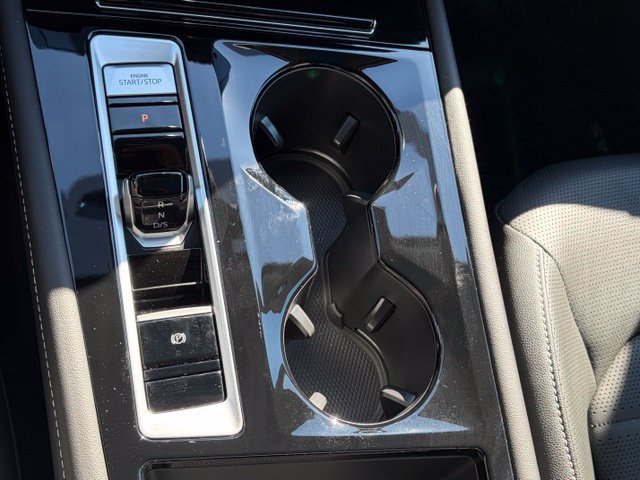 Used 2025 Volkswagen Atlas SEL AWD/4WD image 23