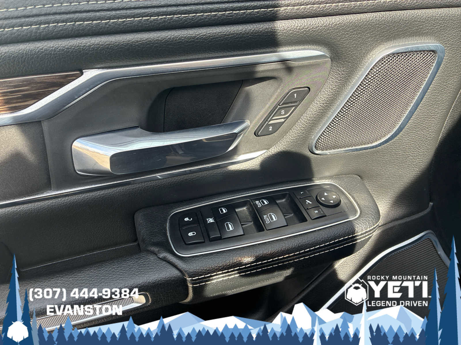 Used 2019 RAM 1500 Laramie AWD/4WD image 9