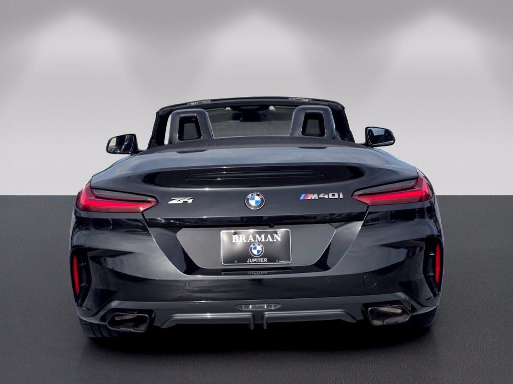 Used 2022 BMW Z4 M40i w/ Driving Assistance Package RWD image 4