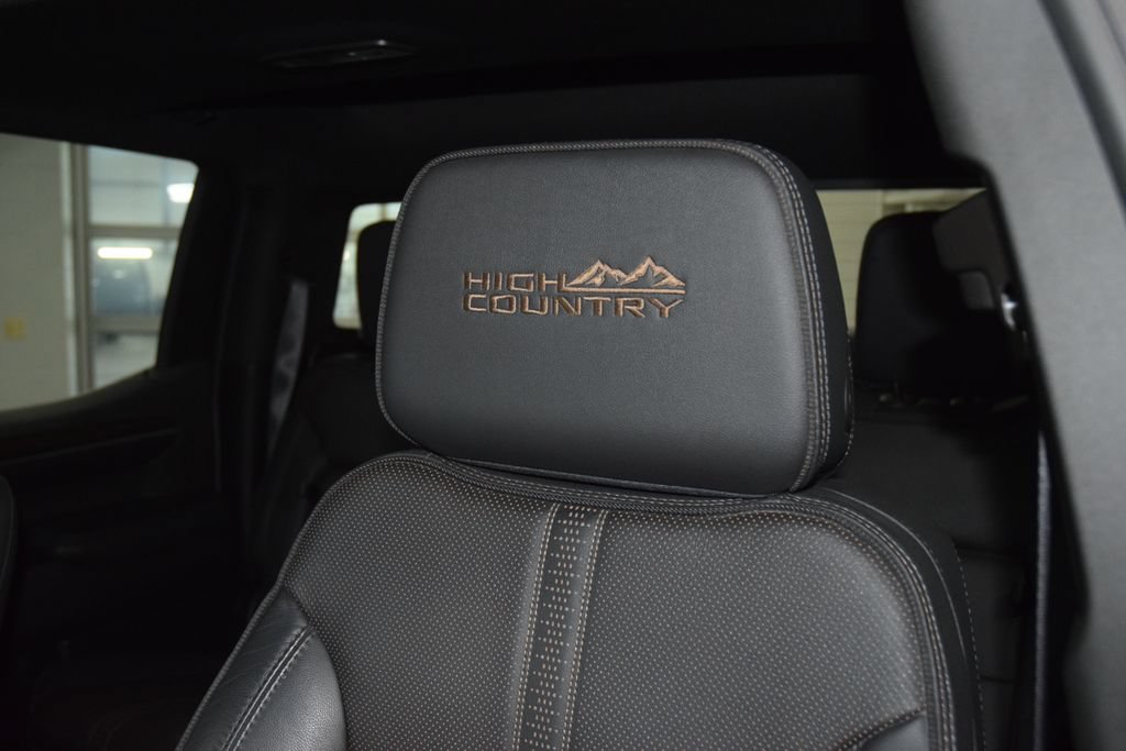 Used 2024 Chevrolet Silverado 1500 High Country w/ Technology Package AWD/4WD image 44