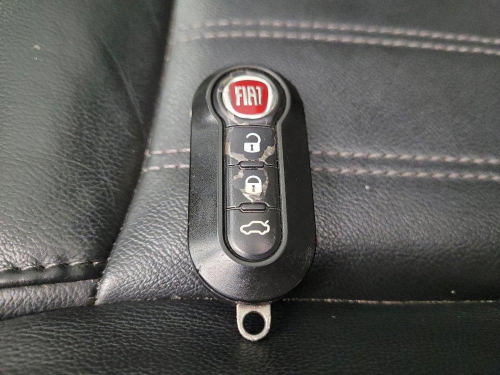 Used 2018 FIAT 500 Lounge image 32