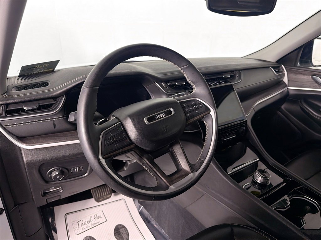 Used 2023 Jeep Grand Cherokee Limited image 9