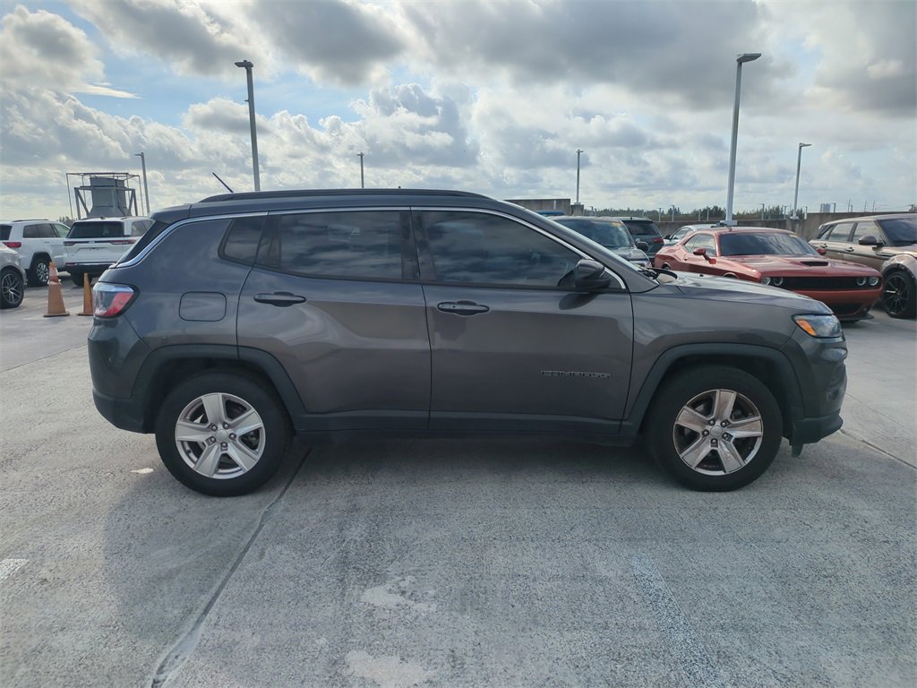 Used 2022 Jeep Compass Latitude w/ Sun and Sound Group image 4