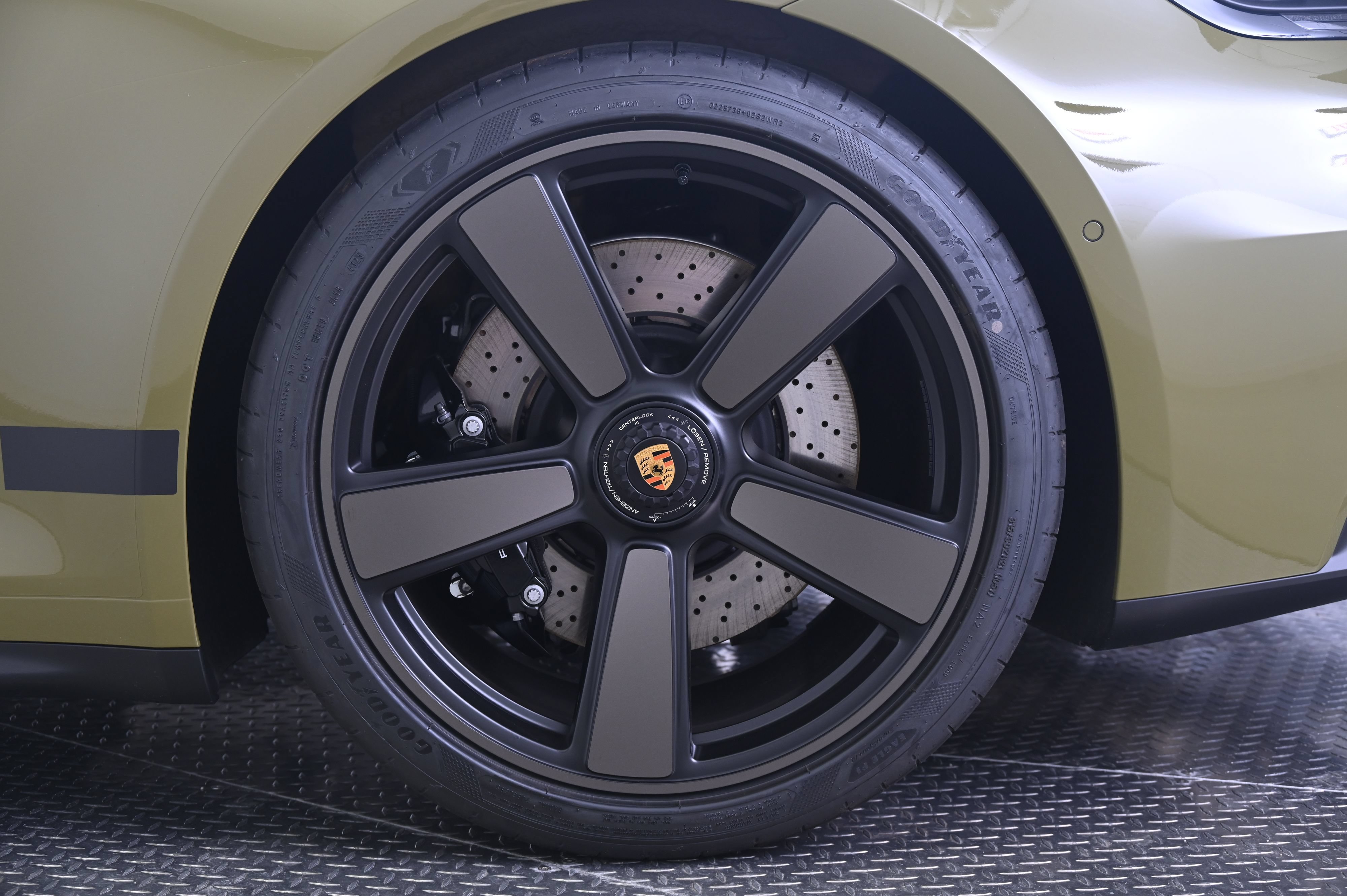 Used 2026 Porsche 911 GTS RWD image 17