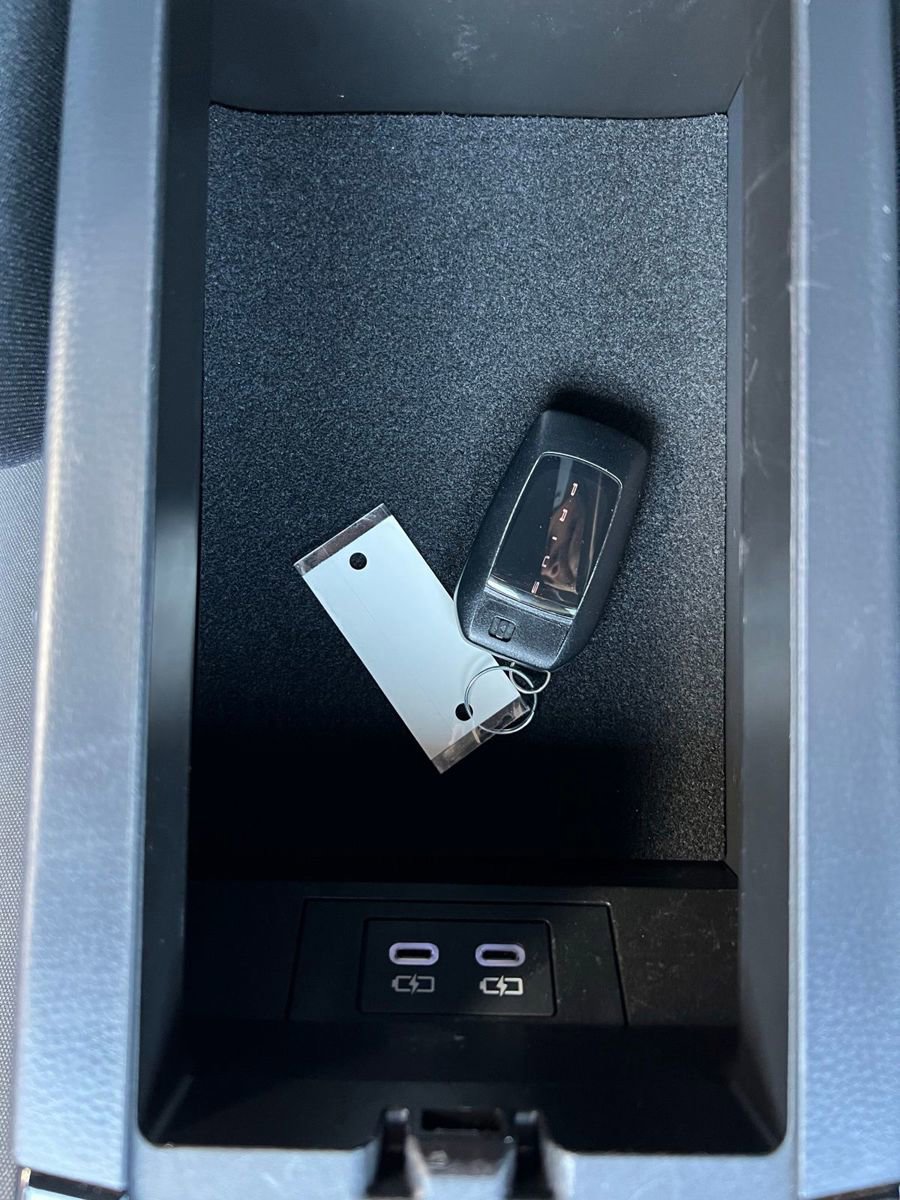 Used 2023 Toyota Prius Limited image 39