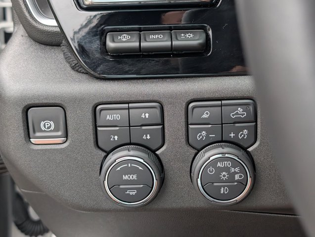 Used 2024 Chevrolet Silverado 1500 High Country AWD/4WD image 25