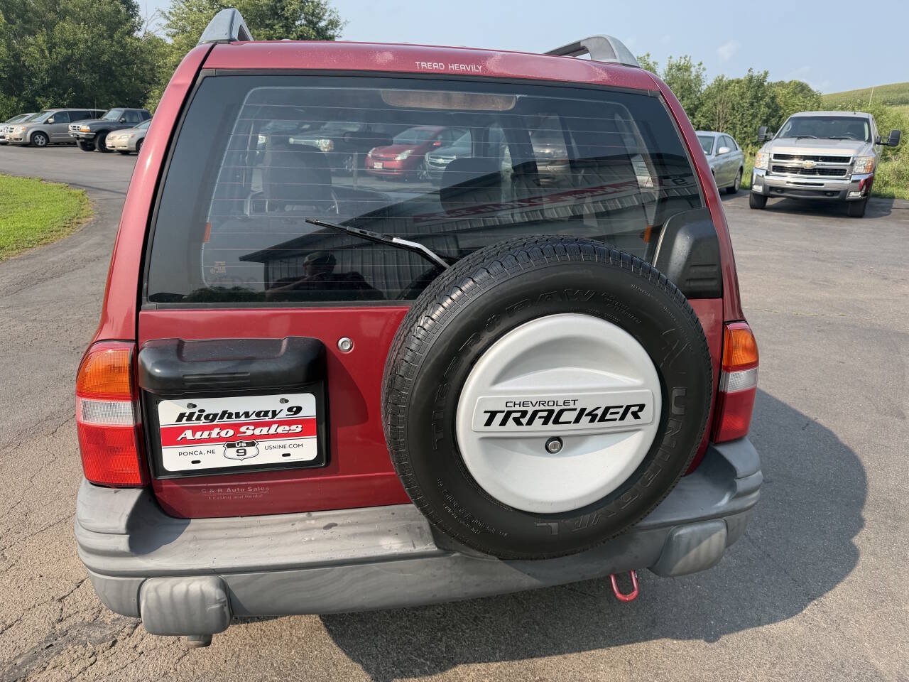 Used 2000 Chevrolet Tracker 4WD w/ Preferred Equipment Group 2 image 3