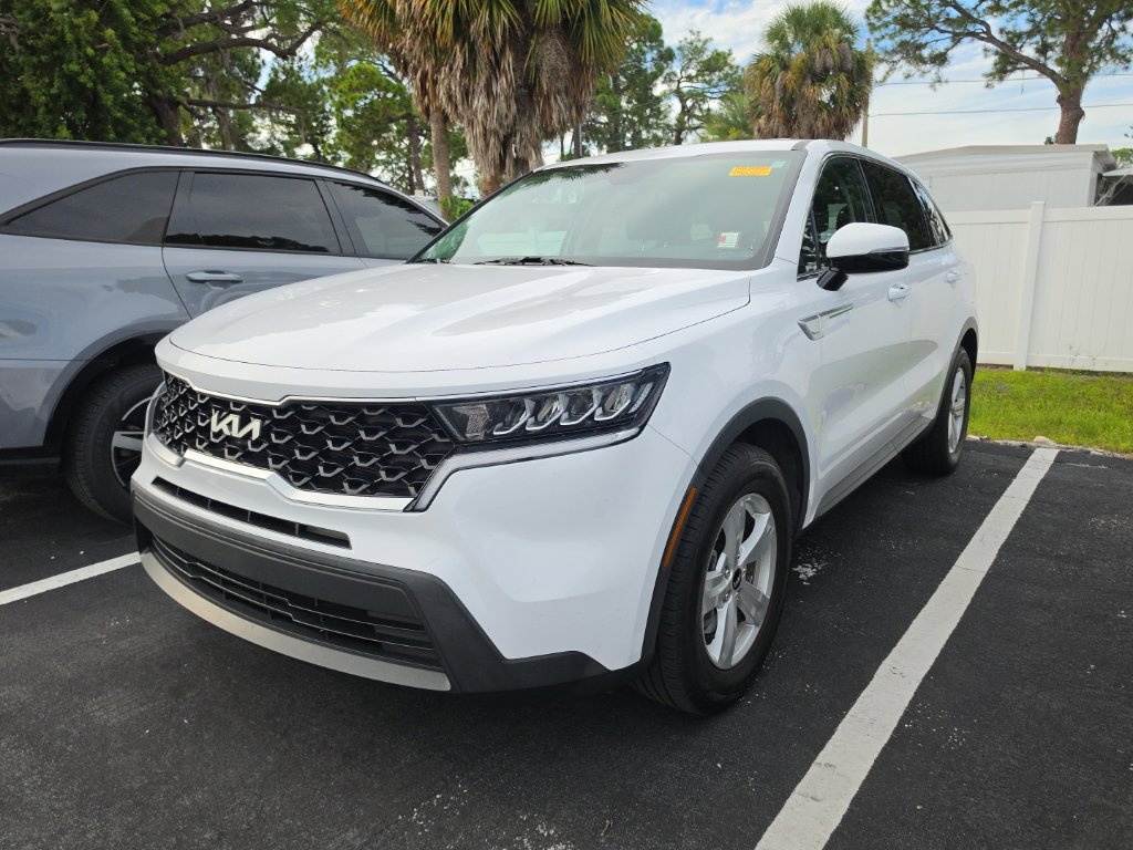 Certified 2023 Kia Sorento LX FWD image 6
