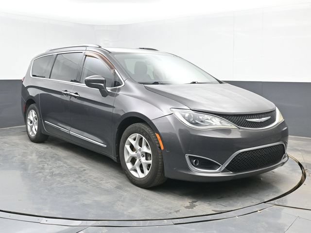 Used 2017 Chrysler Pacifica Touring-L Plus w/ Tire & Wheel Group FWD image 2