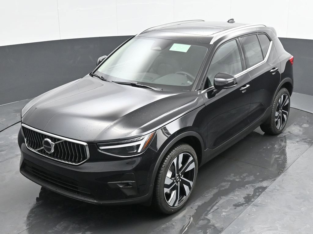 New 2025 Volvo XC40 B5 Ultra w/ Climate Package image 33