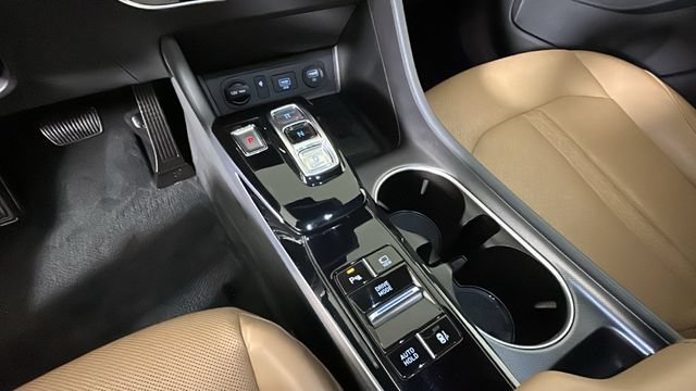 Used 2021 Hyundai Sonata Limited w/ Winter Weather Package FWD image 21