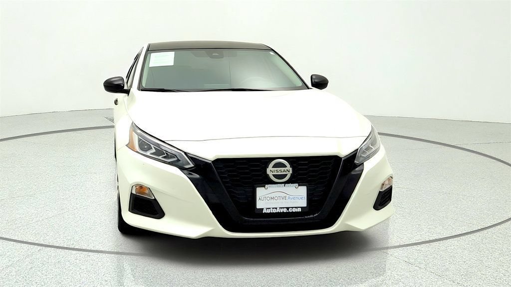 Used 2022 Nissan Altima 2.5 SR FWD image 2