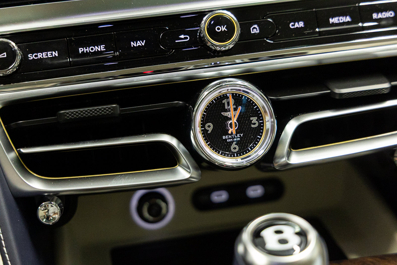 New 2026 Bentley Flying Spur Plug-In Hybrid AWD/4WD image 44