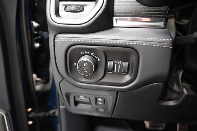 Used 2023 RAM 1500 Limited AWD/4WD image 31