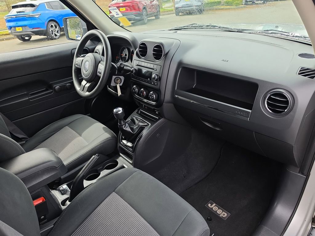 Used 2012 Jeep Patriot Sport AWD/4WD image 27