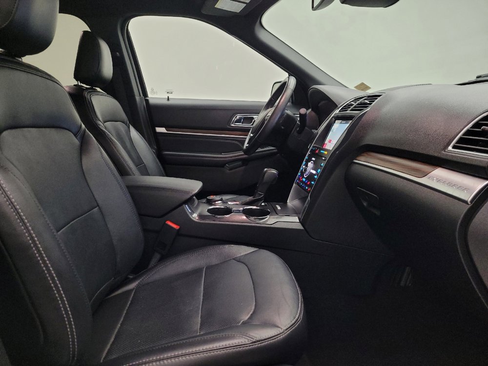 Used 2019 Ford Explorer Limited w/ Ford Safe & Smart Package image 21