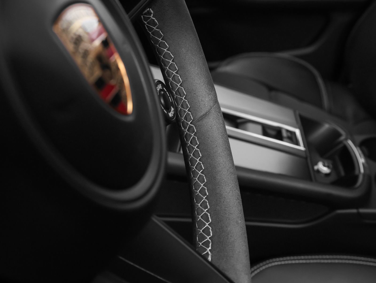 Certified 2024 Porsche Macan GTS w/ GTS Sport Package AWD/4WD image 42