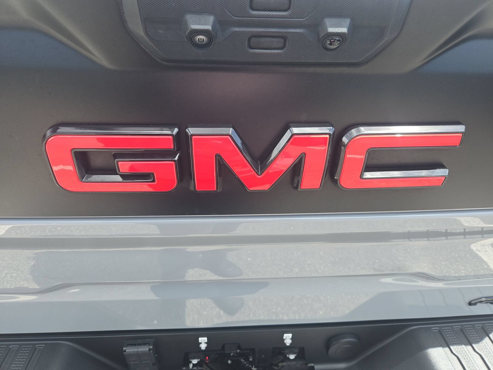 Used 2024 GMC Sierra 1500 AT4X w/ AT4X AEV Edition AWD/4WD image 12