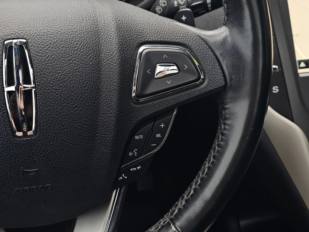 Used 2017 Lincoln MKC Select w/ Select Plus Package AWD/4WD image 26
