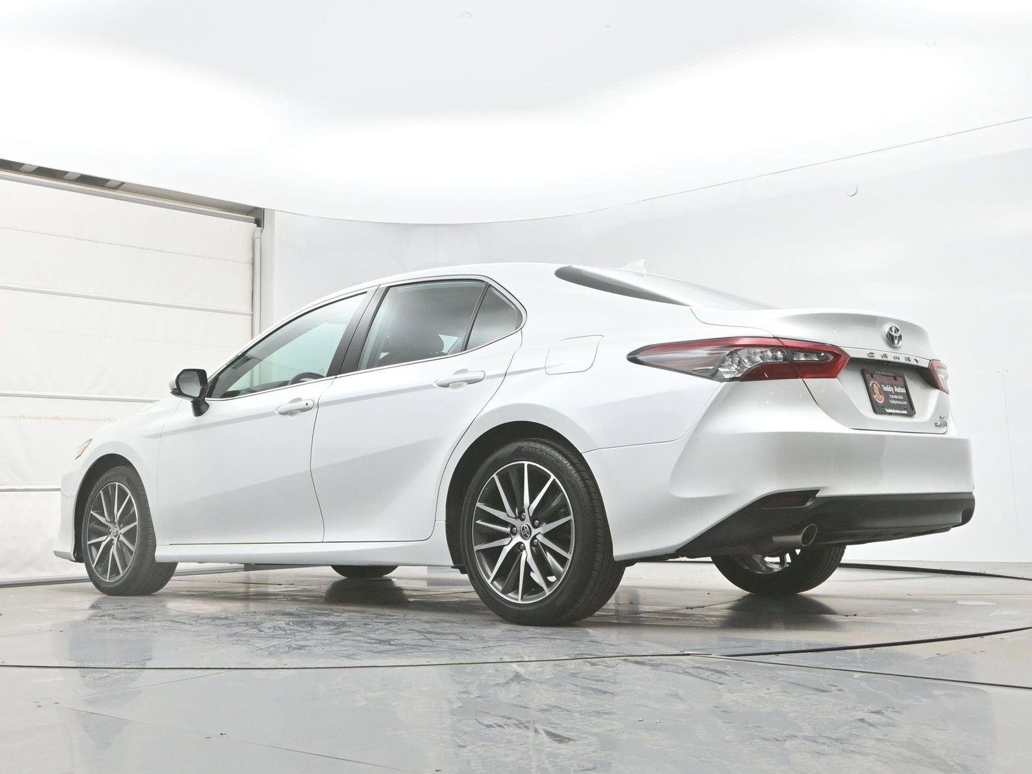 Used 2022 Toyota Camry XLE FWD image 30