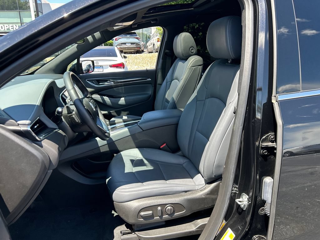 Certified 2023 Buick Enclave Essence w/ Experience Buick Package FWD image 17