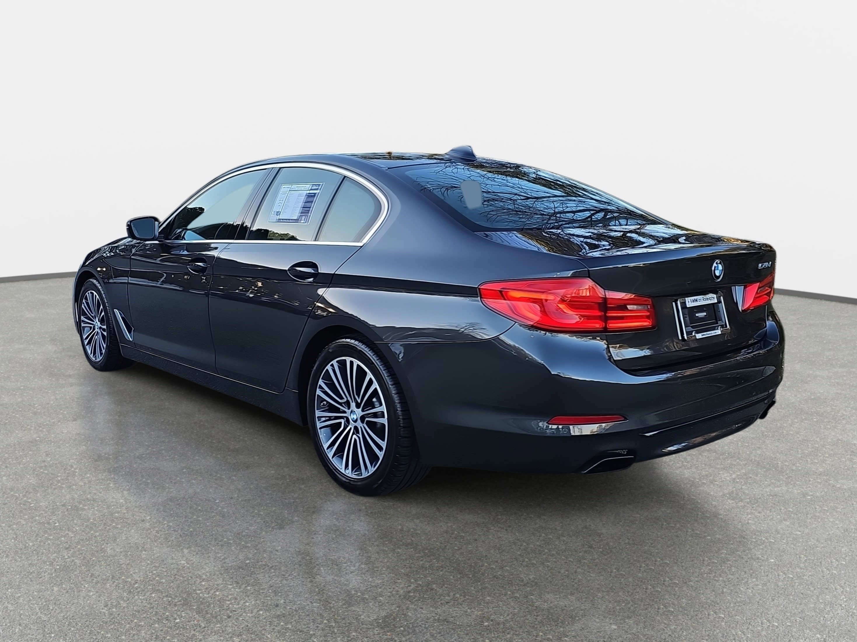 Used 2019 BMW 540i w/ Executive Package image 7