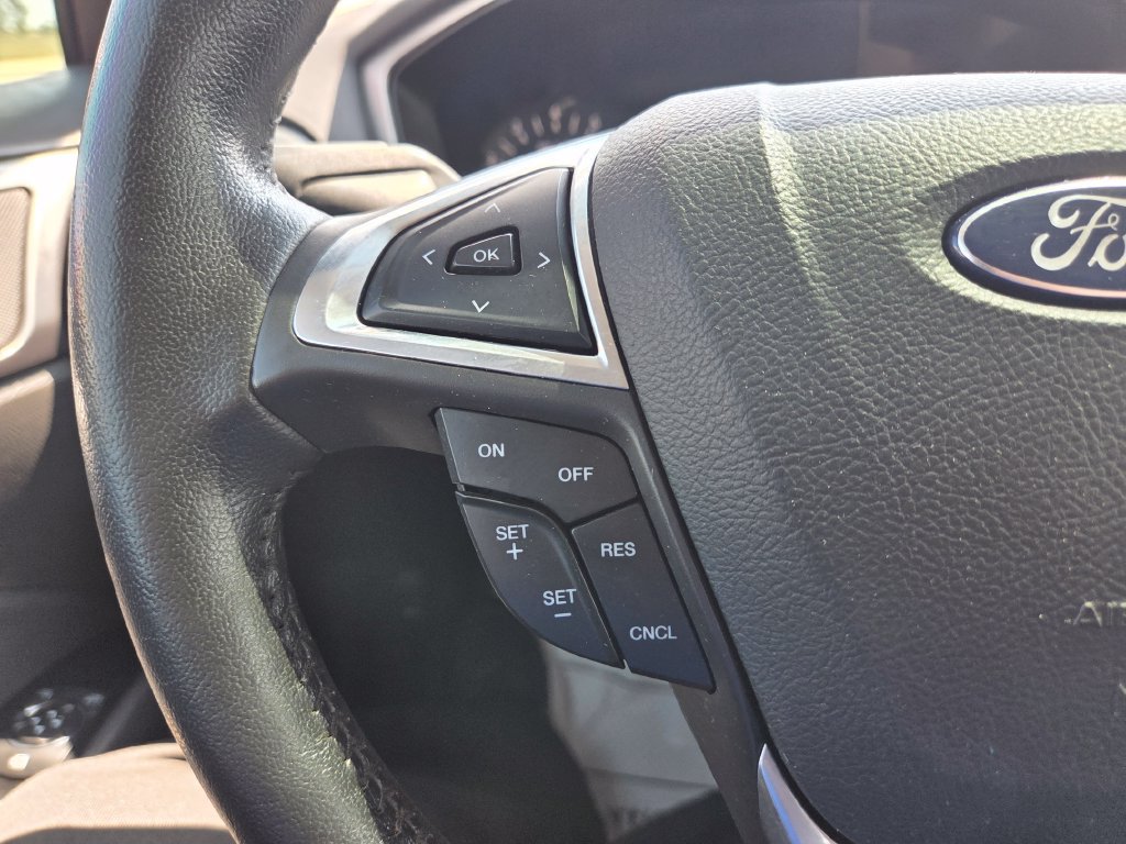 Used 2016 Ford Fusion SE w/ Equipment Group 201A FWD image 12