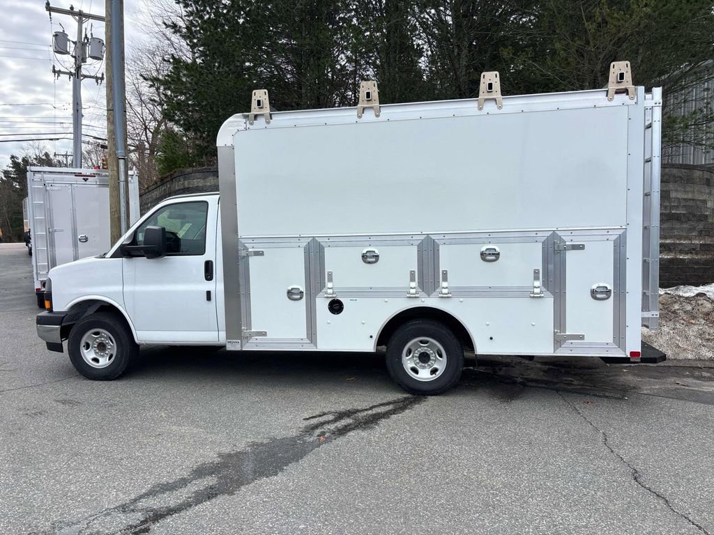 New 2026 GMC Savana 3500 w/ Power Convenience Package image 2