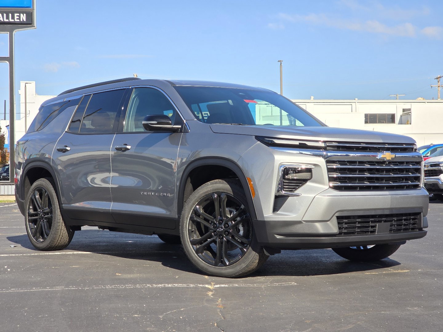 New 2026 Chevrolet Traverse LT w/ Driver Confidence Package image 2