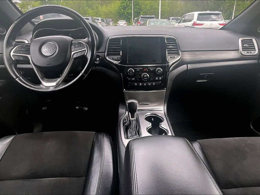 Used 2021 Jeep Grand Cherokee Laredo X AWD/4WD image 21
