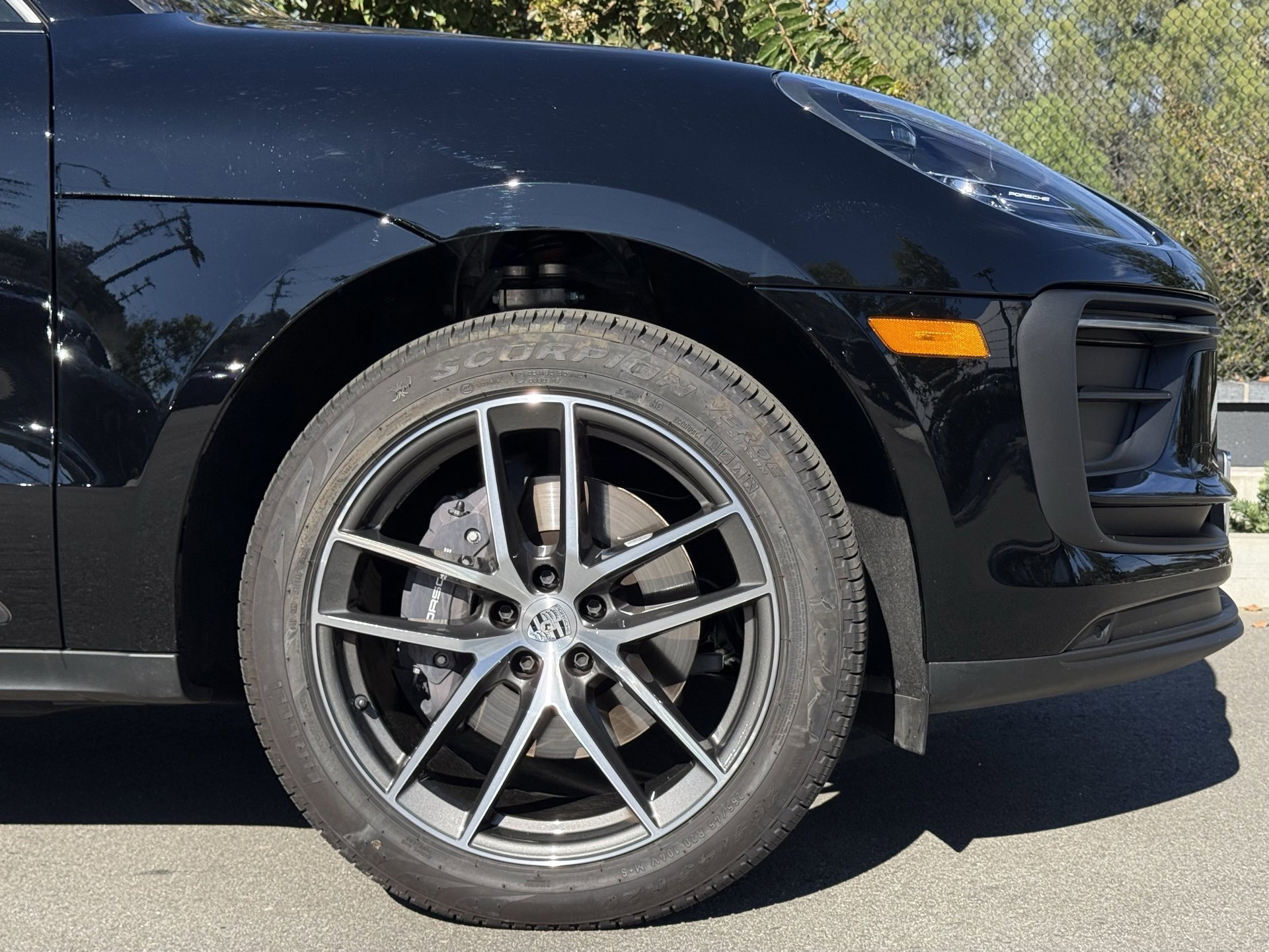 Used 2025 Porsche Macan image 12