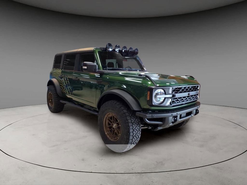 New 2025 Ford Bronco Badlands image 3