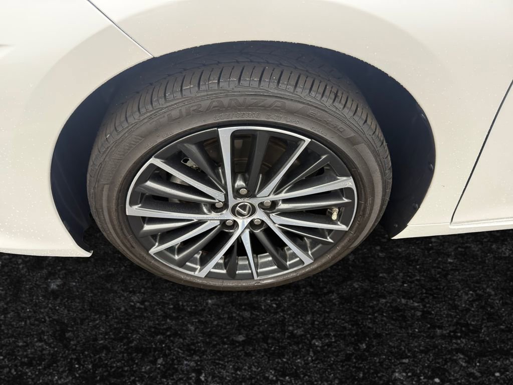 Used 2025 Lexus ES 350 w/ Premium Package image 9