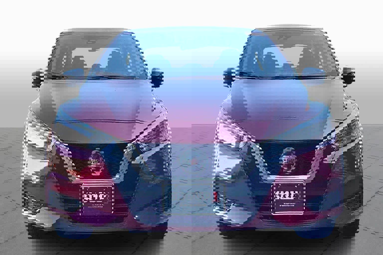 Used 2022 Nissan Versa SR w/ Trunk Package image 3