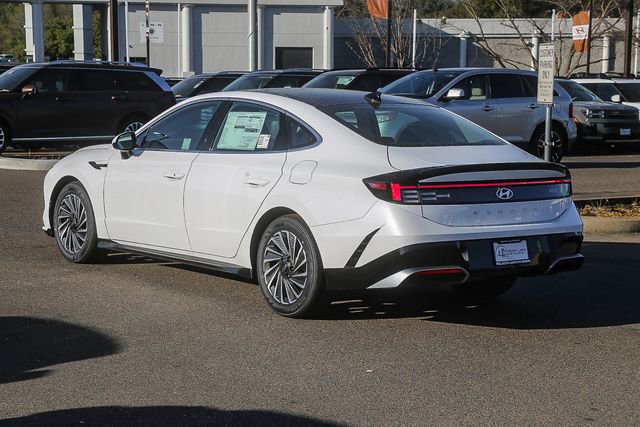 New 2026 Hyundai Sonata SEL FWD image 2