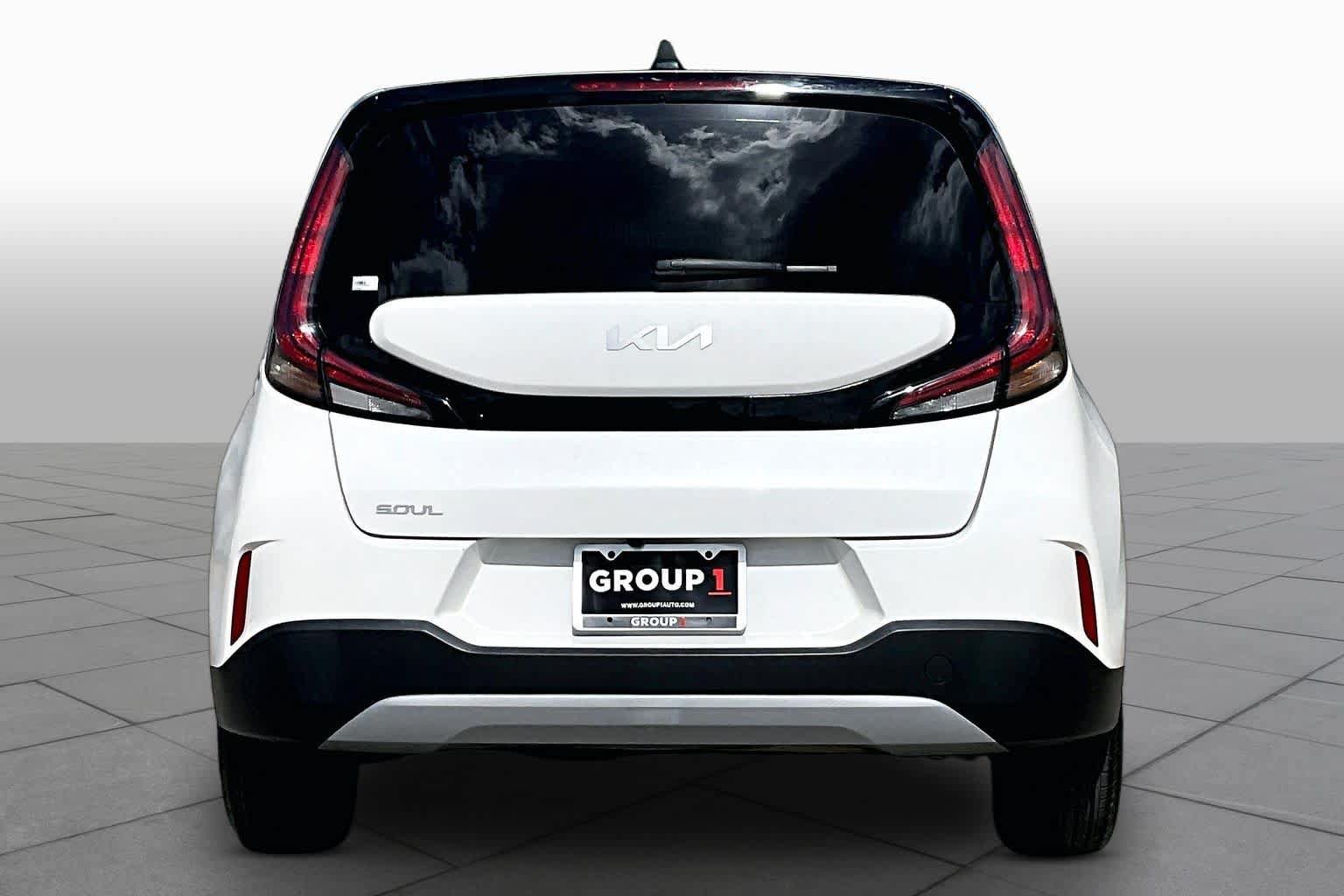 Used 2023 Kia Soul LX w/ Option Group 015 FWD image 5