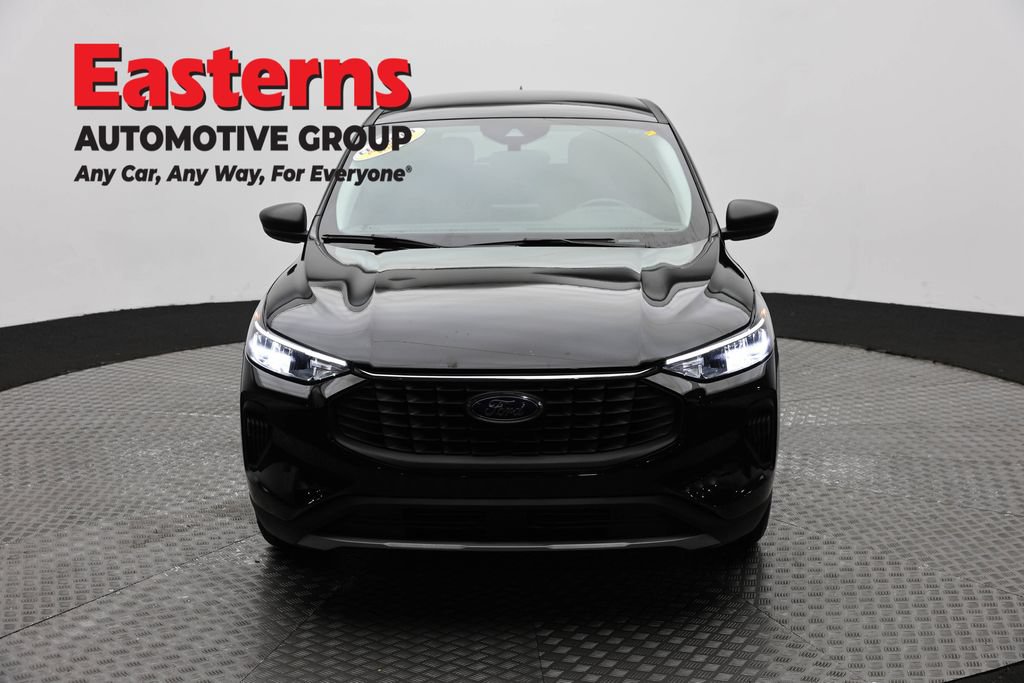 Used 2024 Ford Escape Active FWD image 2