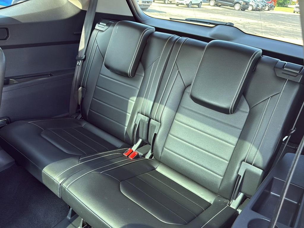 Used 2022 Volkswagen Atlas SEL Premium image 16