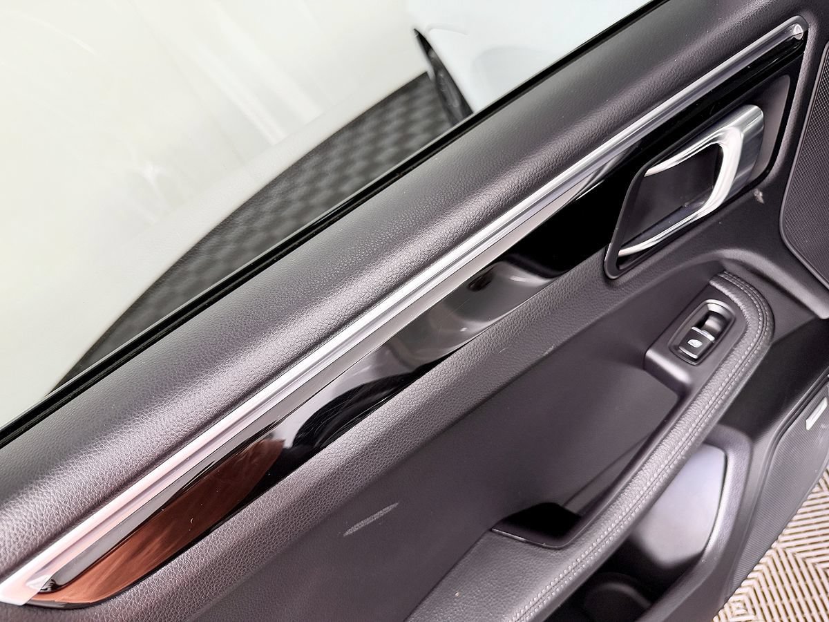 Used 2018 Porsche Macan S AWD/4WD image 40