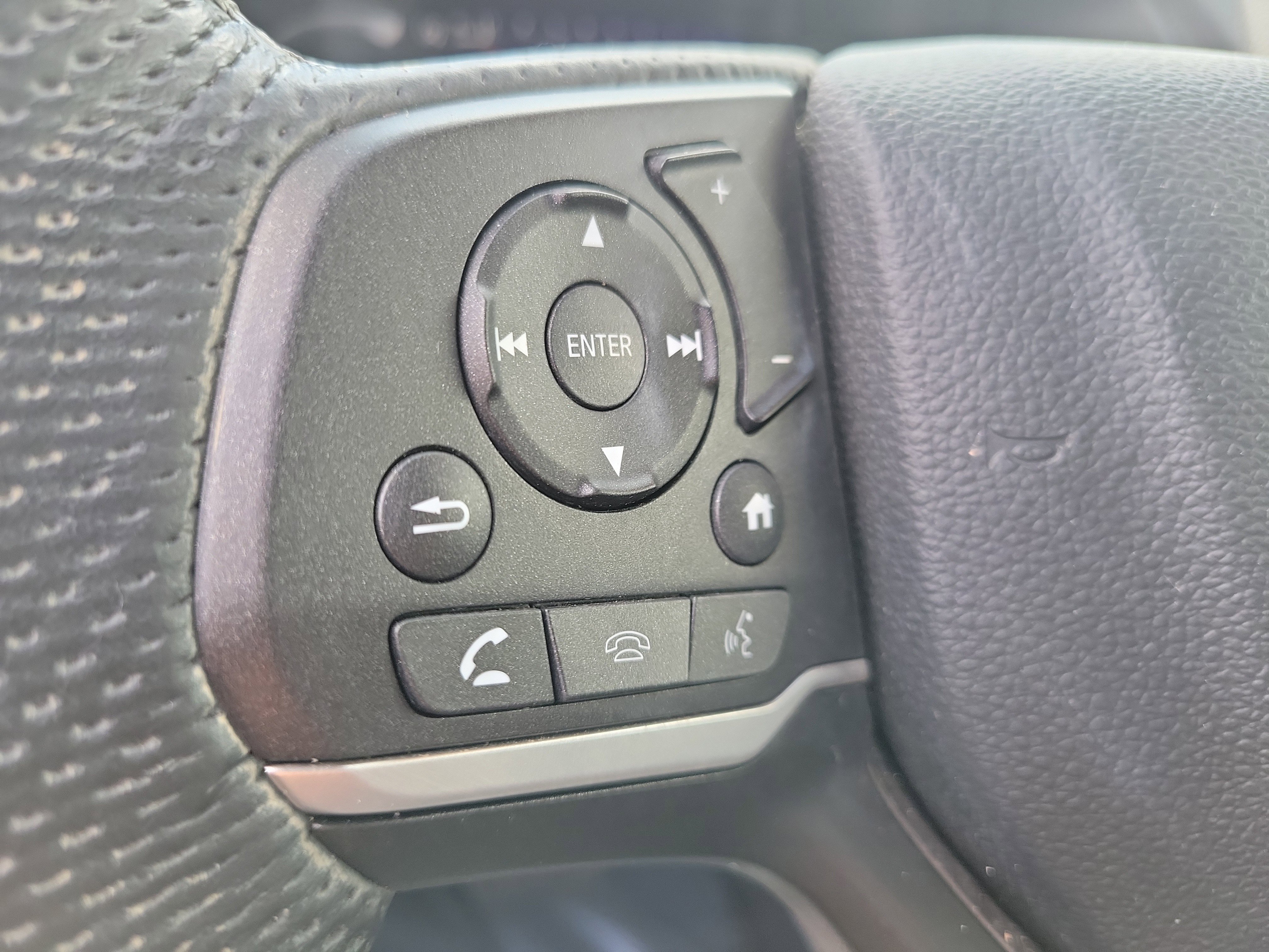 Used 2023 Honda Passport EX-L image 25