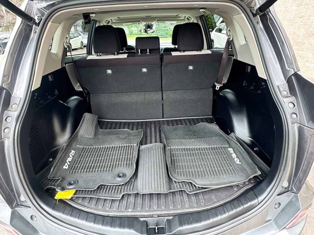 Used 2017 Toyota RAV4 XLE AWD/4WD image 23
