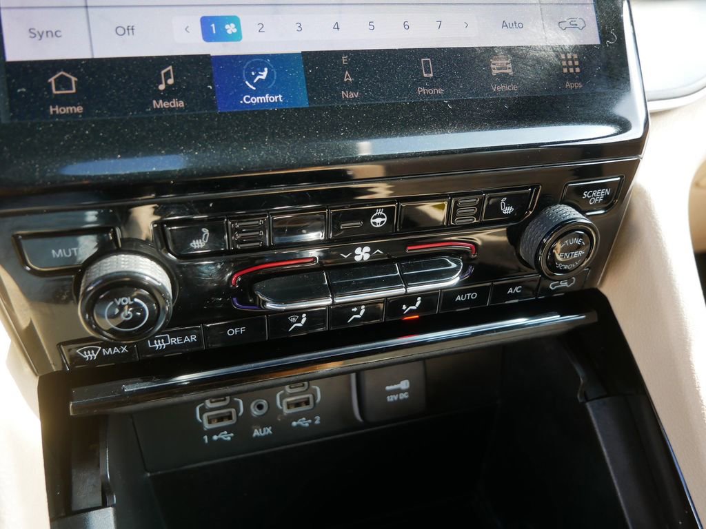 Used 2023 Jeep Grand Cherokee L Limited w/ MOPAR Finishing Package image 27