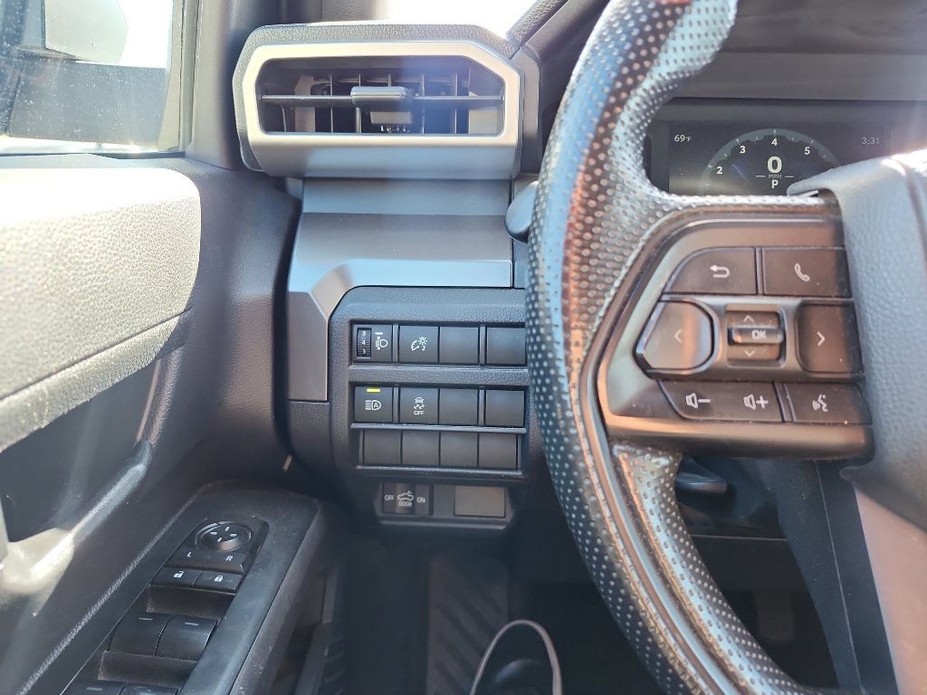 Used 2024 Toyota Tacoma SR5 AWD/4WD image 29