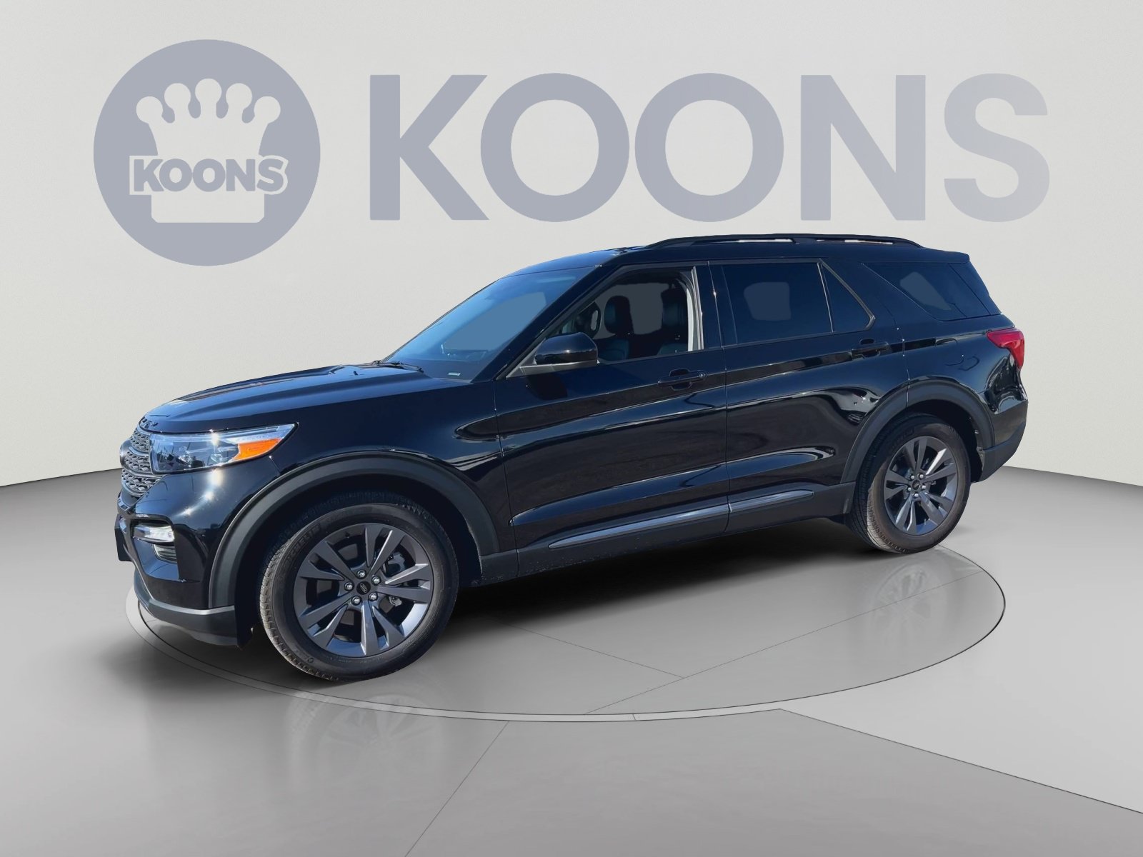 Used 2024 Ford Explorer XLT w/ Equipment Group 202A RWD image 7