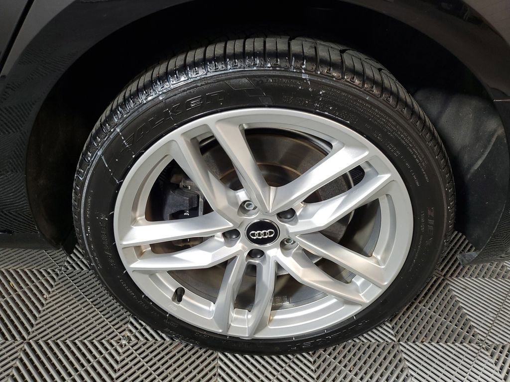 Used 2017 Audi A4 2.0T Premium w/ Convenience Package image 10