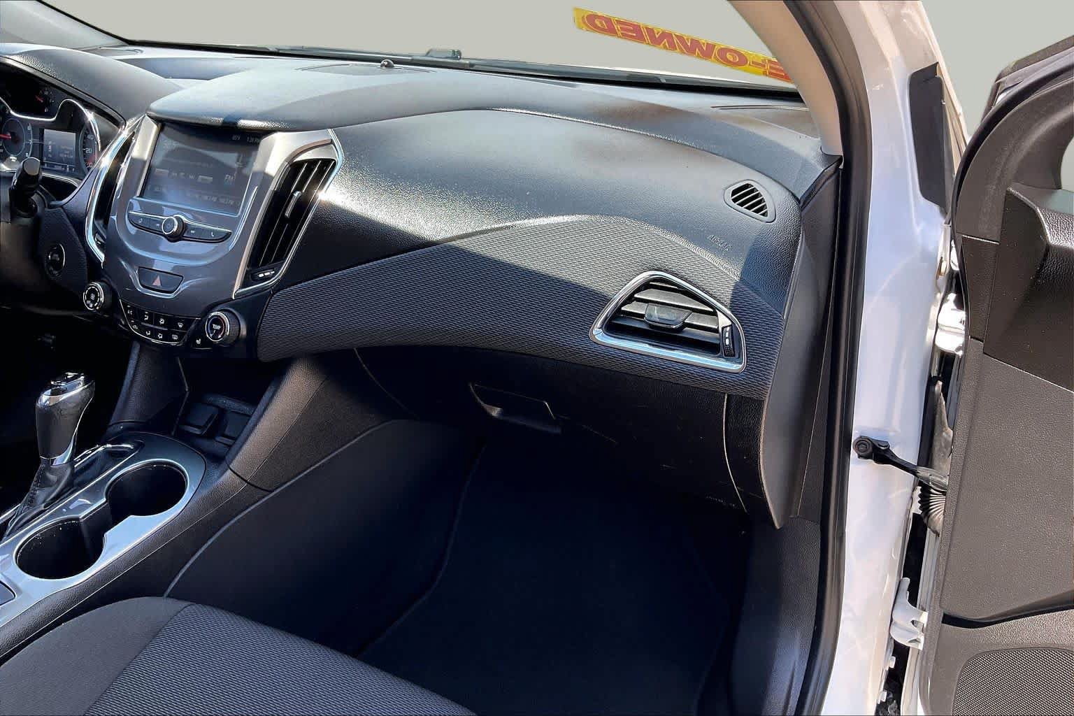 Used 2016 Chevrolet Cruze LT w/ Convenience Package FWD image 19